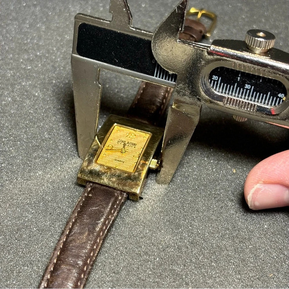 joan rivers classic Ladies Watch Quartz Gold Tone Working With New Battery - Picture 10 of 12